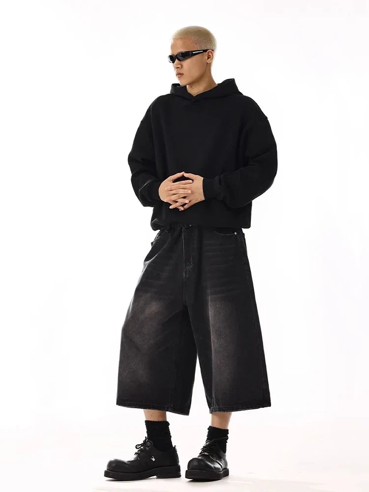 Oversized Black Long Jorts — dettaglio della stampa