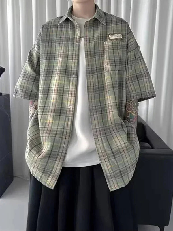Oversized Plaid Short Sleeve Flannel Button Up Shirt — vista frontale