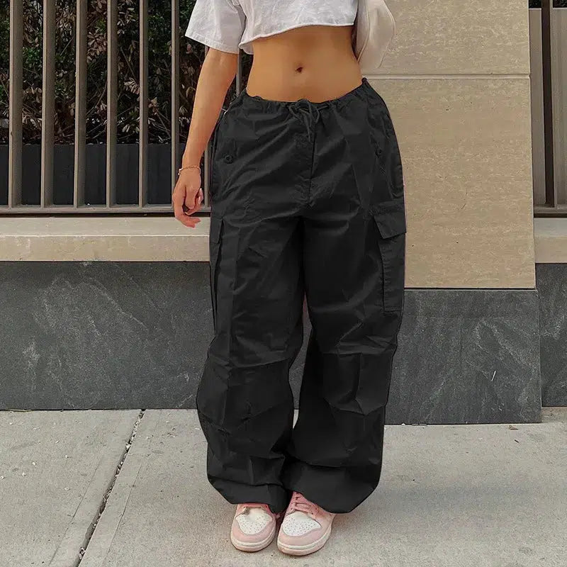 Parachute Cargo Pants Black — vista frontale