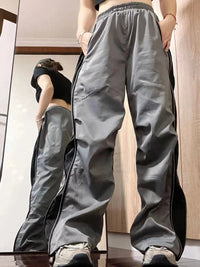 Parachute Track Pants Joggers — dettaglio della stampa