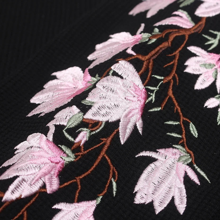 Pink Flower Embroidered Sleeves Long Sleeve Top — in alternativa