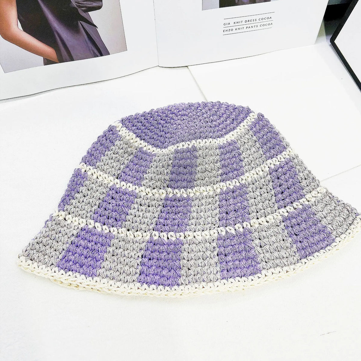 Plaid Knit Bucket Hat — vista frontale