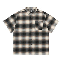 Plaid Short Sleeve Button Down Shirt — vista frontale
