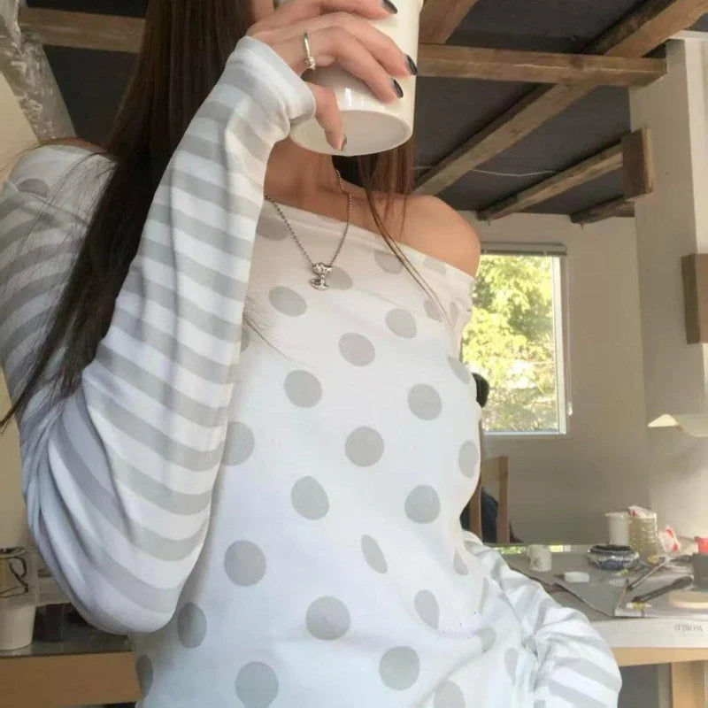 Polka Dot Striped Long Sleeve Off Shoulder Top — vista frontale
