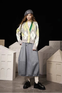 Preppy V Neck Cardigan Sweater — dettaglio della stampa