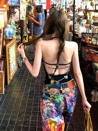Pretty Girl Aesthetic Halter Top — vista laterale