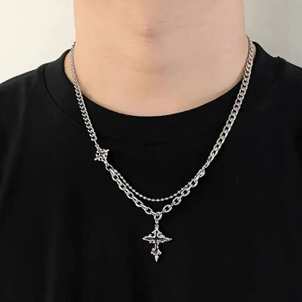 Punk Black Flame Cross Necklace — vista frontale
