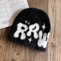 RRW Fuzzy Graphic Beanie — vista laterale