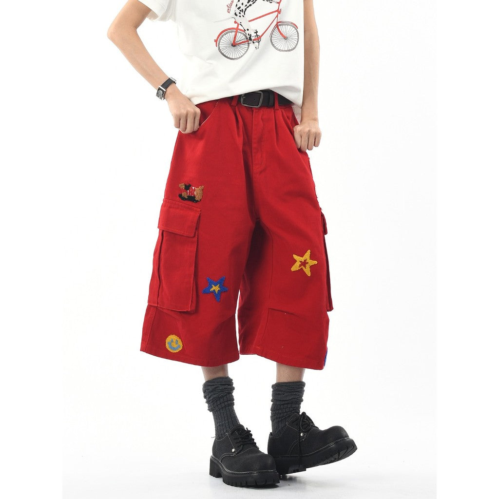 Red Embroidered Patches Cargo Jorts — vista posteriore