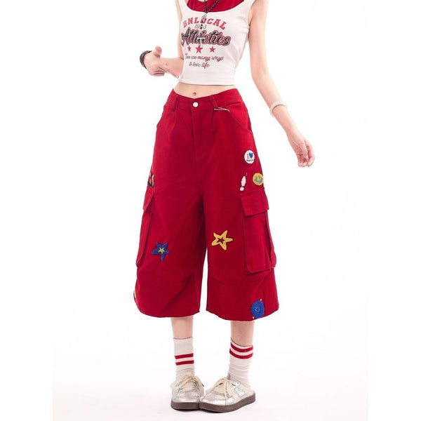 Red Embroidered Patches Cargo Jorts — vista frontale