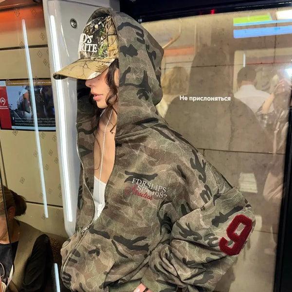 Retro Camouflage Zip Up Hoodie — vista frontale