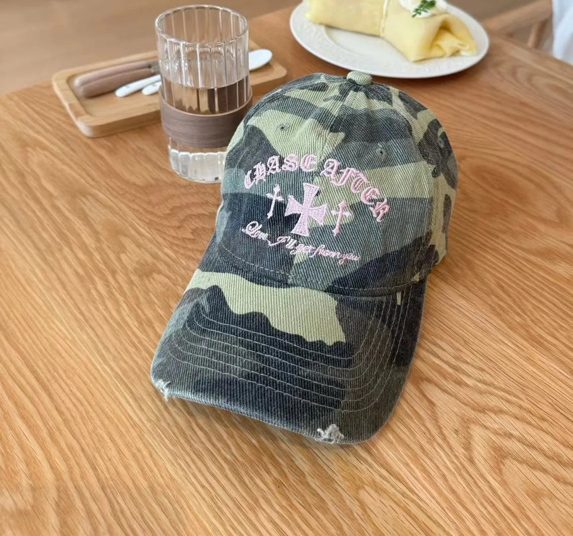 Retro Cross Camo Baseball Cap — vista posteriore