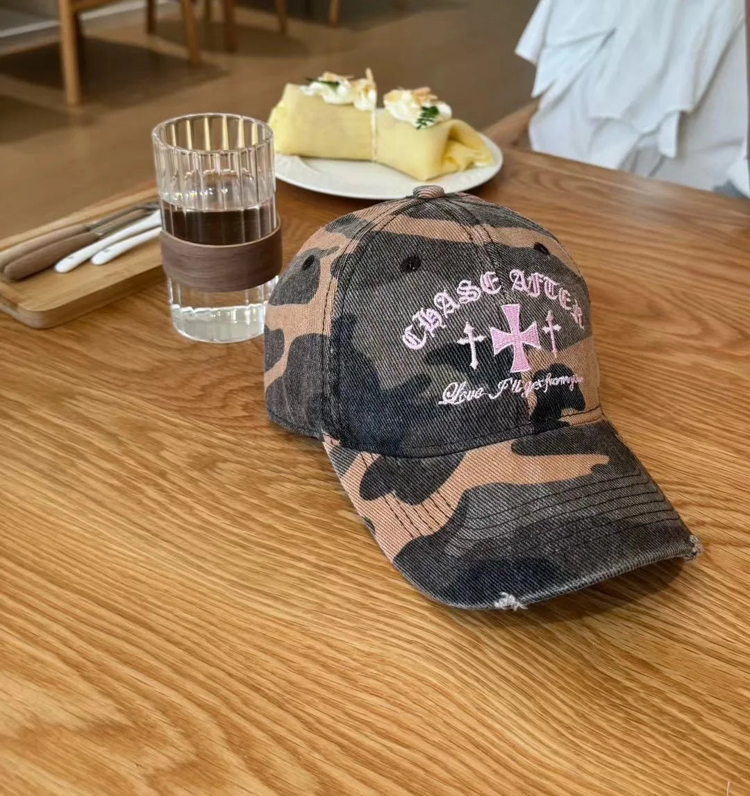 Retro Cross Camo Baseball Cap — dettaglio