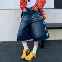 Retro Embroidered Star Jorts — vista posteriore