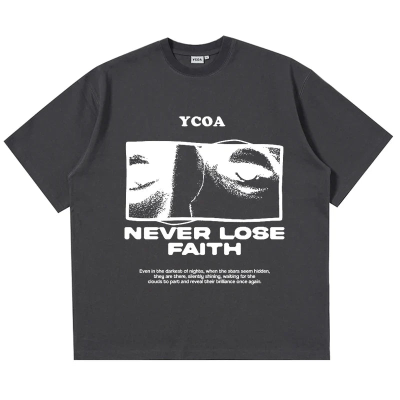 Retro "Never Lose Faith" Graphic T Shirt — dettaglio della stampa