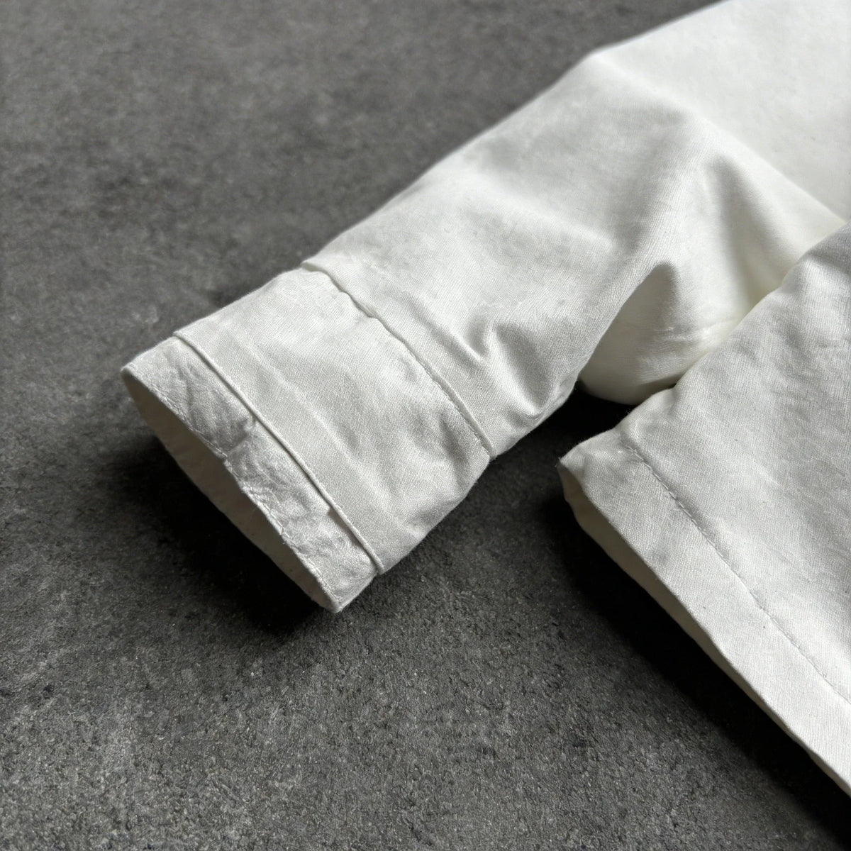 Retro White Fencing Jacket — dettaglio del tessuto