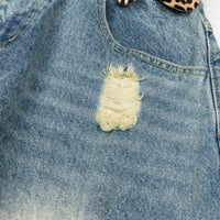 Ripped Wide Leg Leopard Print Denim Jeans — dettaglio della stampa