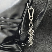 Rivet Charm Belt Loop Keychain — dettaglio