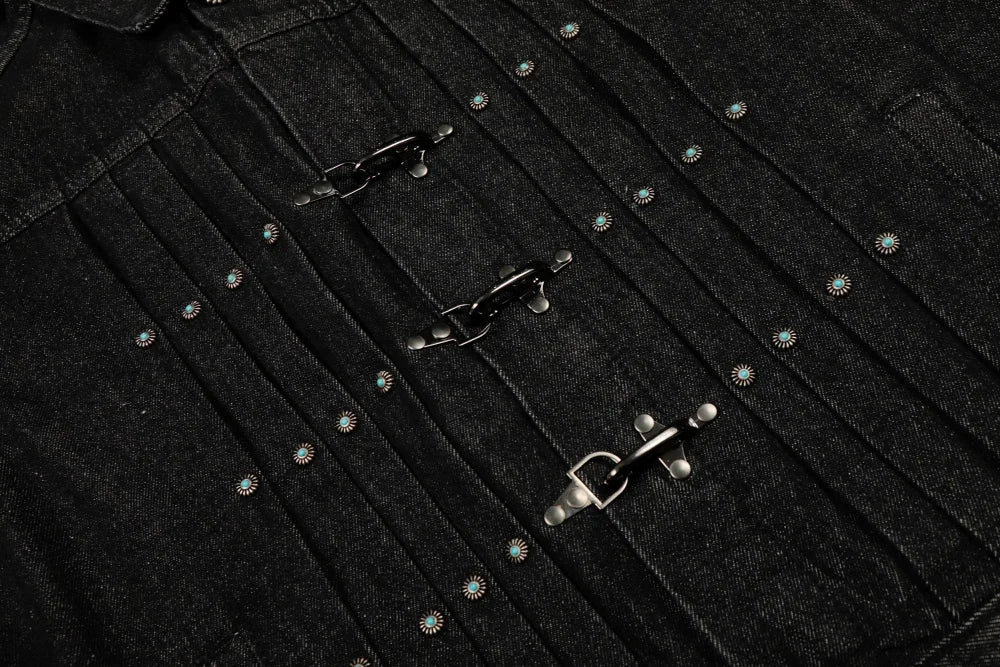 Rivet Clasp Raw Denim Jacket — vista laterale