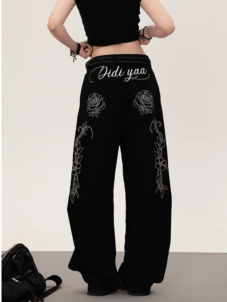 Rose Floral Embroidered Black Baggy Jeans — vista frontale