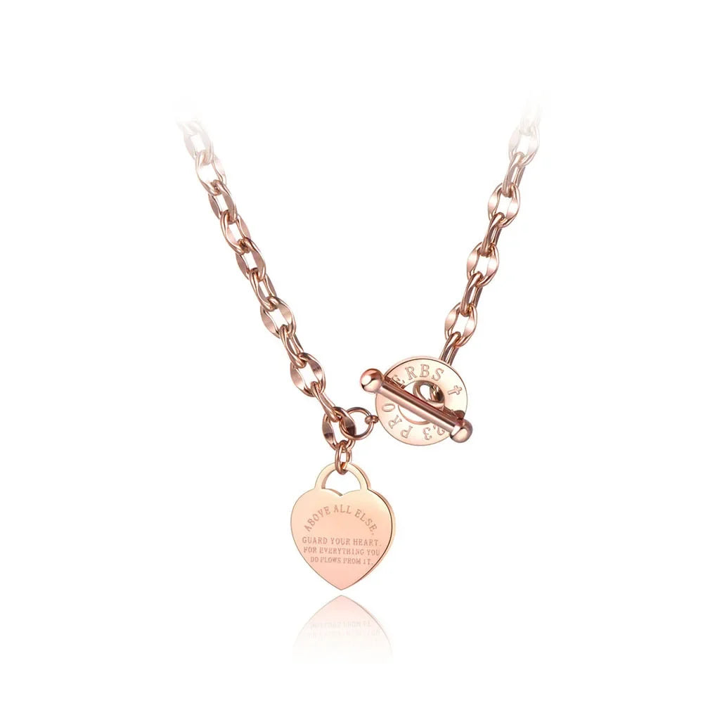 Scriptured Heart Charm Pendant Necklace — vista frontale