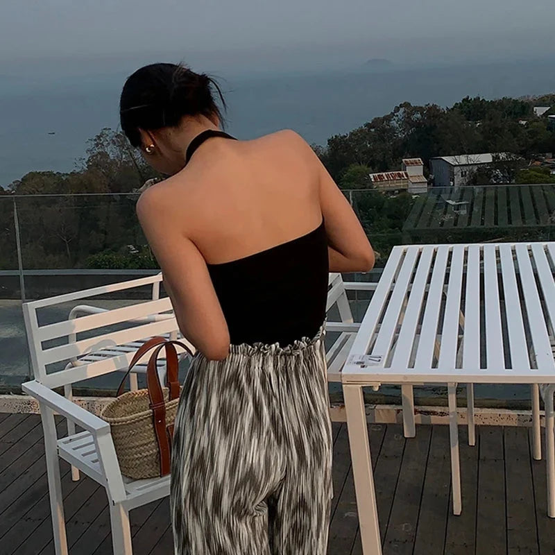 Sexy Backless Cropped Halter Top — dettaglio della stampa