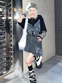 Side Pleated Grunge Denim Mini Skirt — dettaglio della stampa