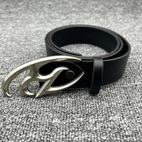 Signature R Buckle Leather Belt — dettaglio della stampa