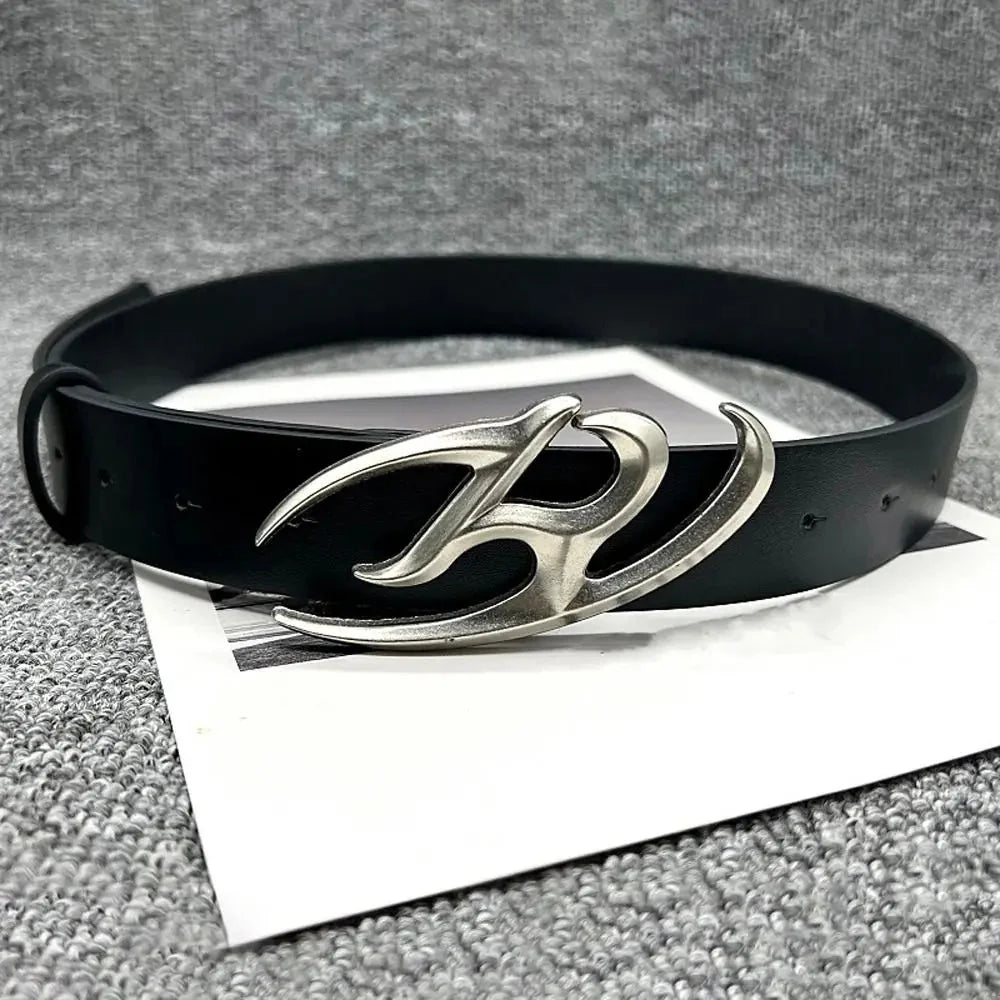 Signature R Buckle Leather Belt — dettaglio