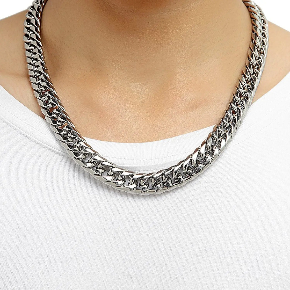 Silver Cuban Chain Necklace — vista posteriore
