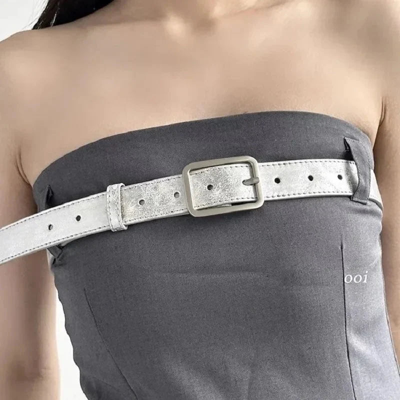 Silver Metal Buckle Leather Belt — dettaglio della stampa