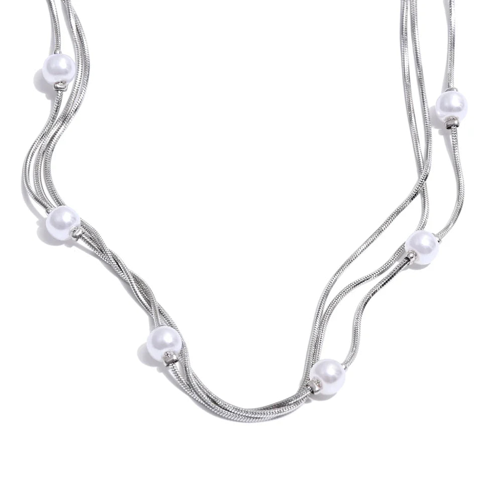 Simulated Pearl Layered Stacking Necklace — vista posteriore