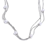 Simulated Pearl Layered Stacking Necklace — vista posteriore