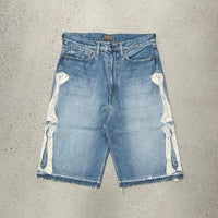 Skeleton Leg Bone Embroidered Denim Shorts Jorts — vista posteriore