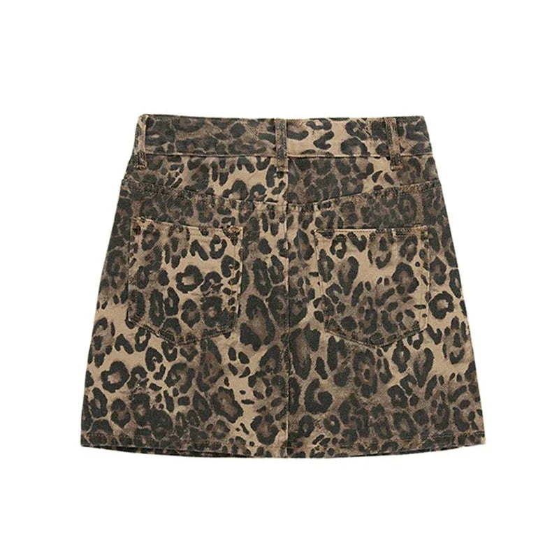 Slim Leopard Print Denim Mini Skirt — dettaglio del tessuto