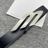 Sloped M Snap Belt — dettaglio