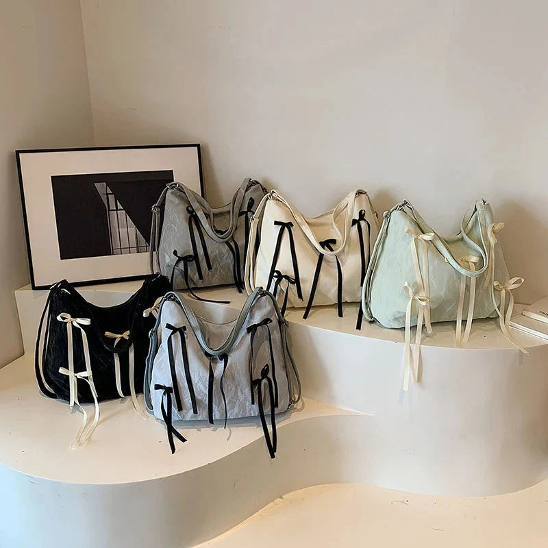 Small Ribbon Leather Shoulder Handbags — vista frontale