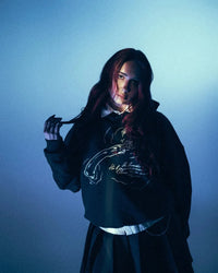 Smoking Portrait Graphic Hoodie — dettaglio del tessuto