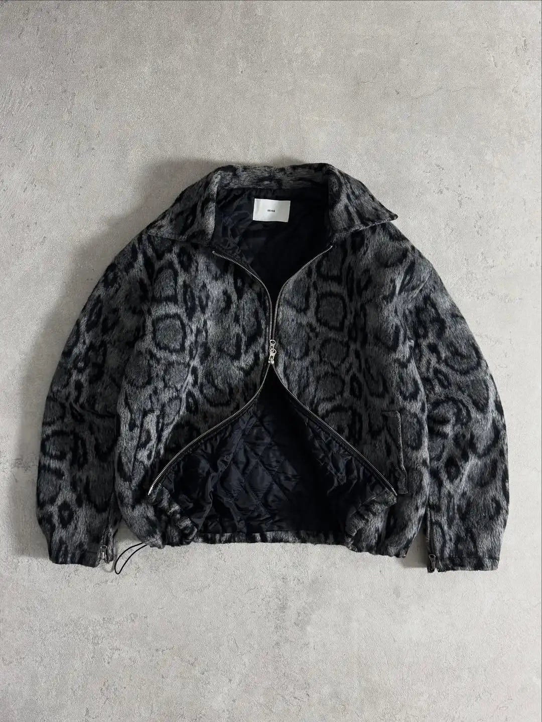 Snow Leopard Print Faux Fur Zip Up Jacket — in alternativa