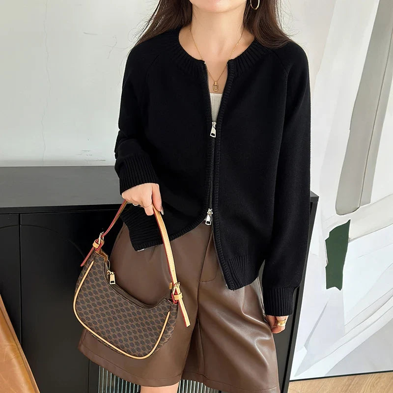 Solid Crew Neck Double Zip Cardigan — vista laterale