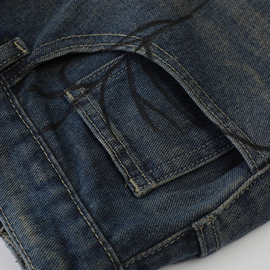 Spider Cobweb Graphic Jorts — vista posteriore