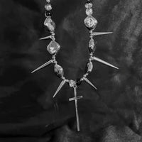 Spiked Cross Necklace — dettaglio della stampa