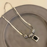 Square Pendant Double Layer Necklace — vista frontale