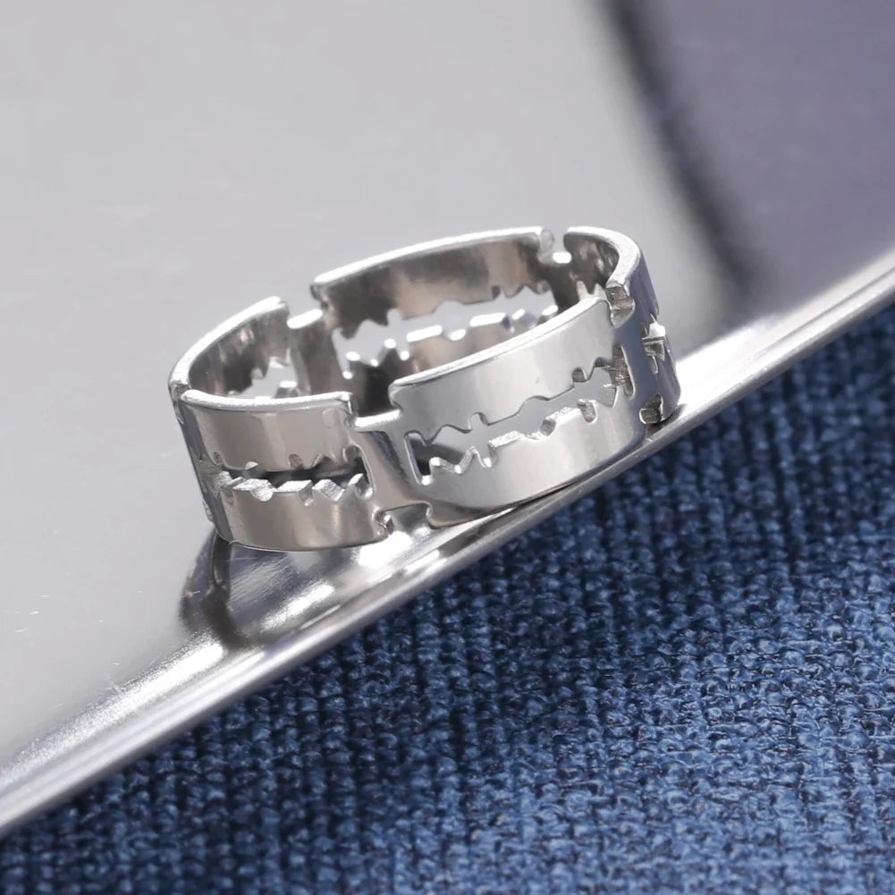 Stainless Steel Blade Ring — in alternativa