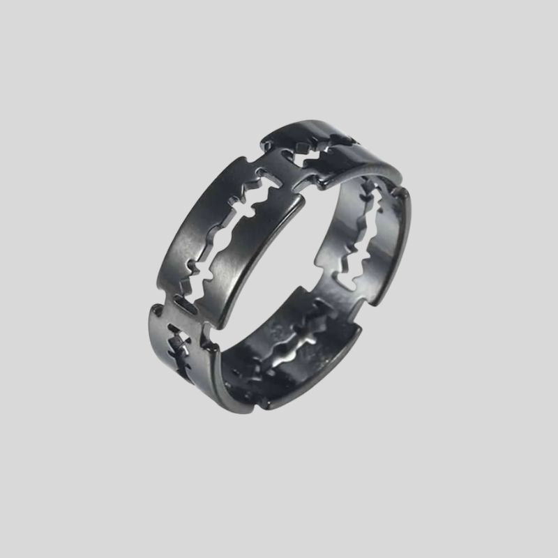 Stainless Steel Blade Ring — dettaglio