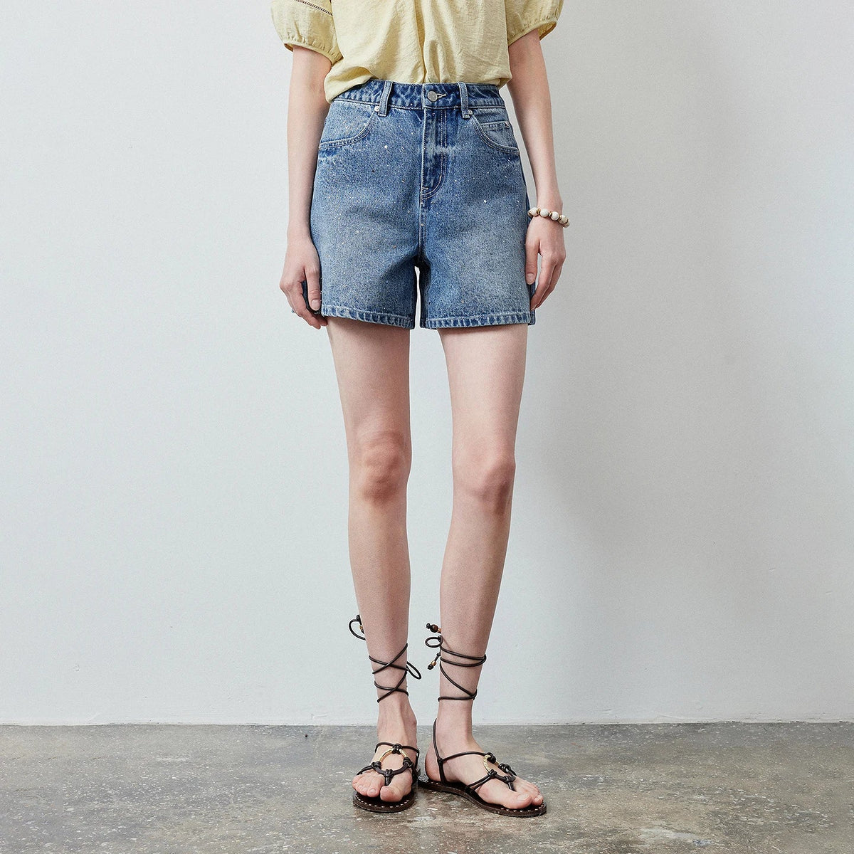 Starry Sparkle Rhinestone Denim Shorts Jorts — dettaglio della stampa