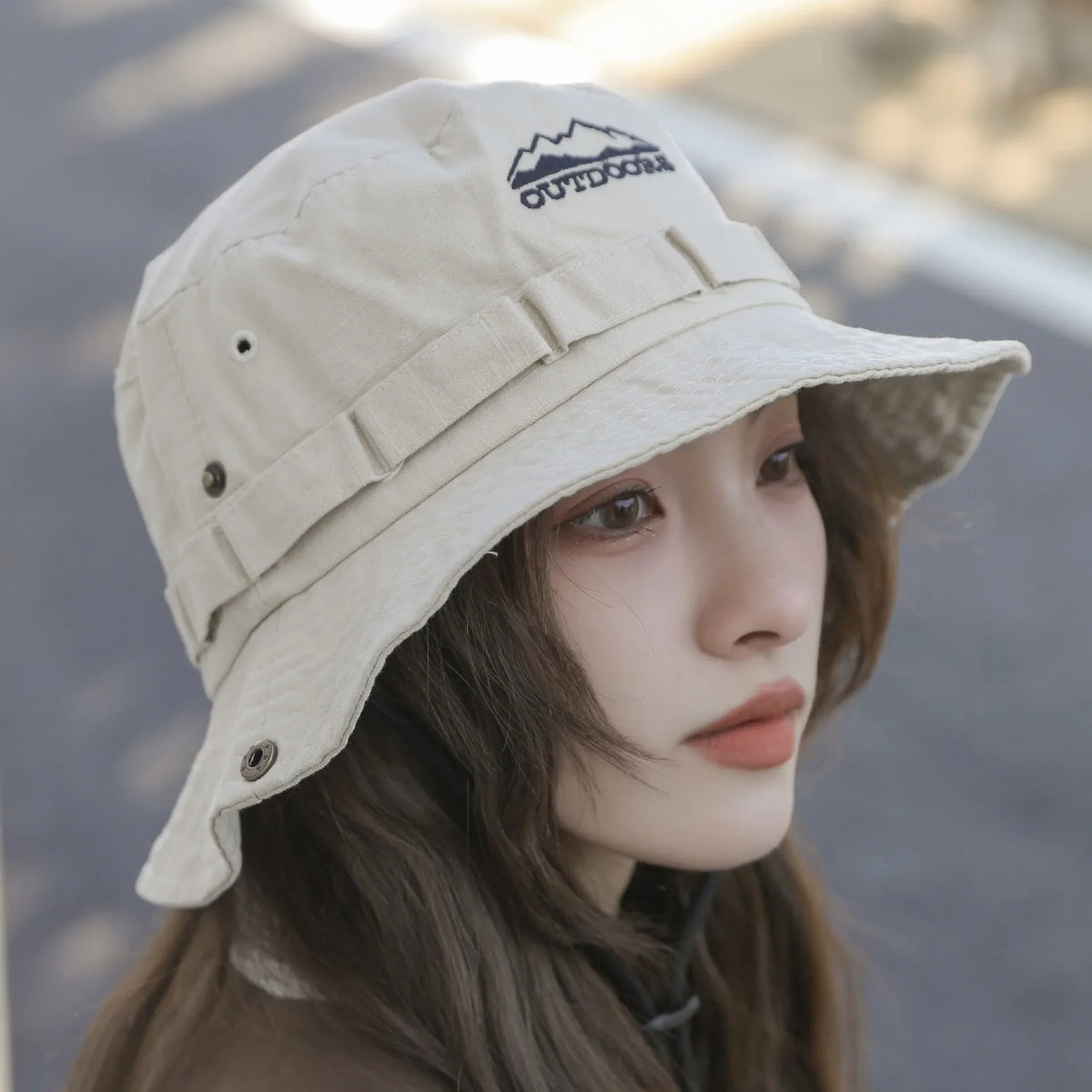 Stone Washed Safari Bucket Hat — dettaglio della stampa