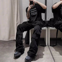 Straight Leg Baggy Cargo Trousers — dettaglio