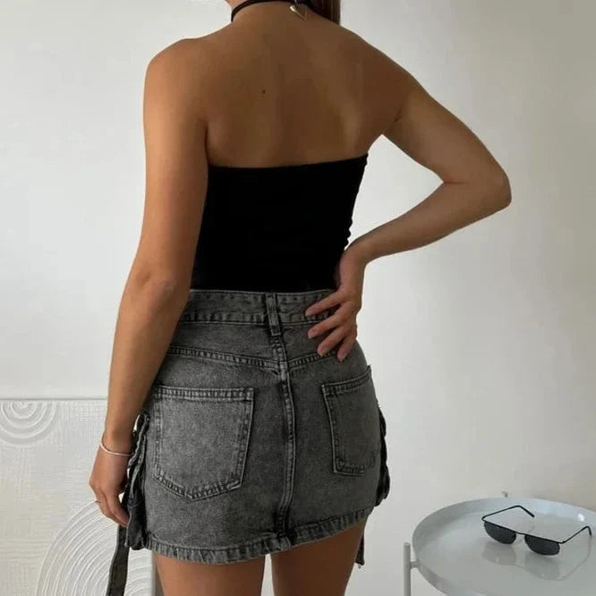 Strappy Denim Cargo Mini Skirt — dettaglio della stampa