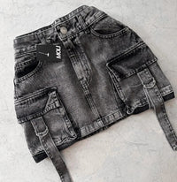 Strappy Denim Cargo Mini Skirt — vista frontale
